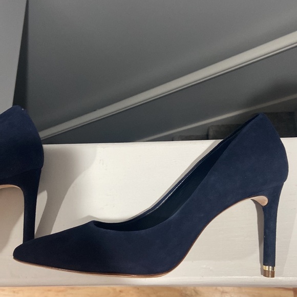 Antonio Melani Blue Heels w/ heel top piece gold Size 8m EUC worn twice leather - Picture 11 of 16